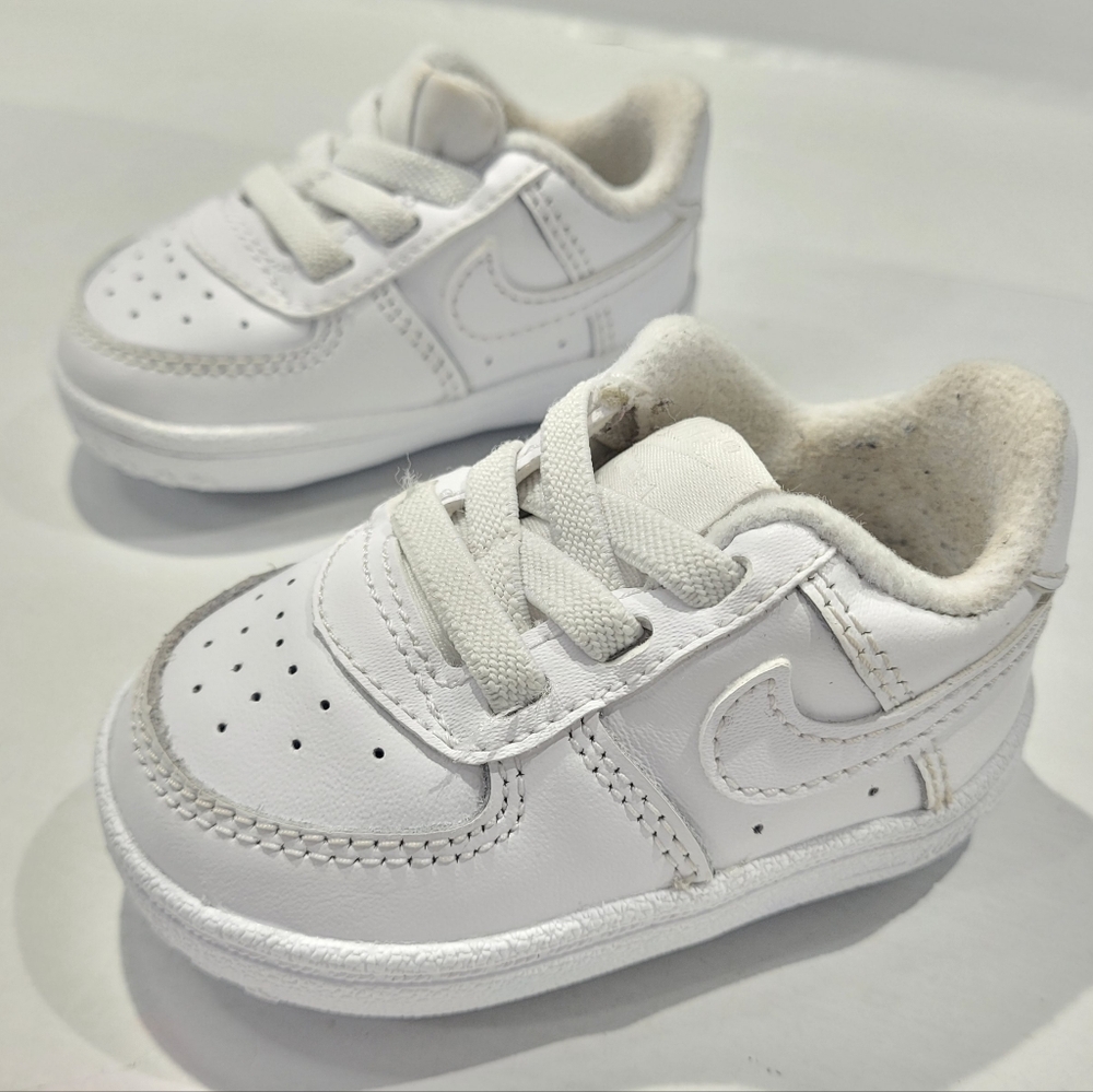 NIKE AIR FORCE 1 LOW TRIPLE WHITE CRIB INFANT SHOES SIZE 2C CK2201-100